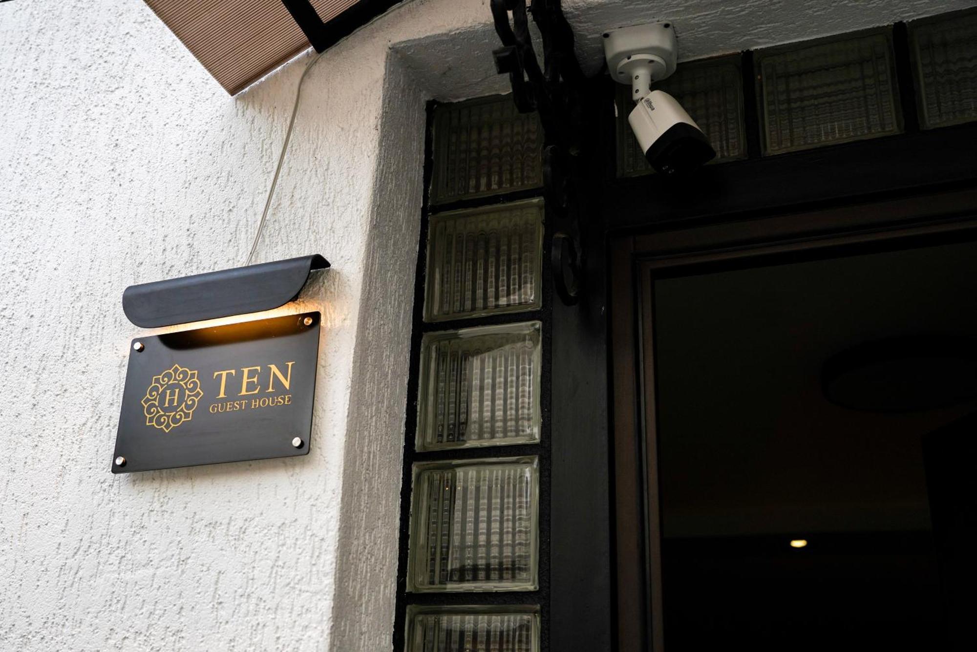 Ten Guest House Prishtine Bagian luar foto